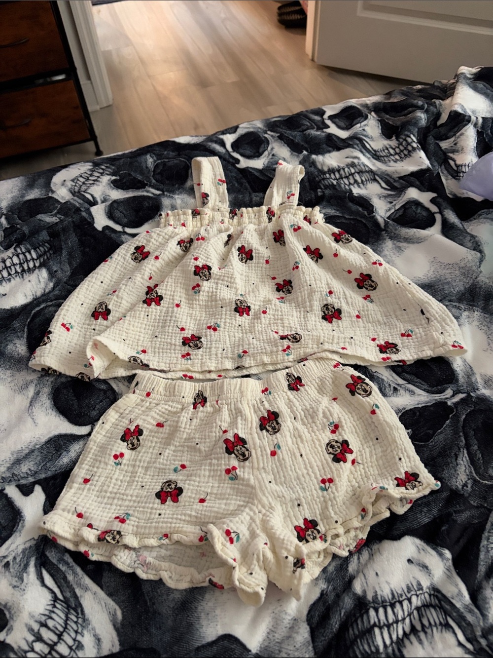 Disney Cream Minnie Mouse Two-Piece Shorts Set with Red Accents
